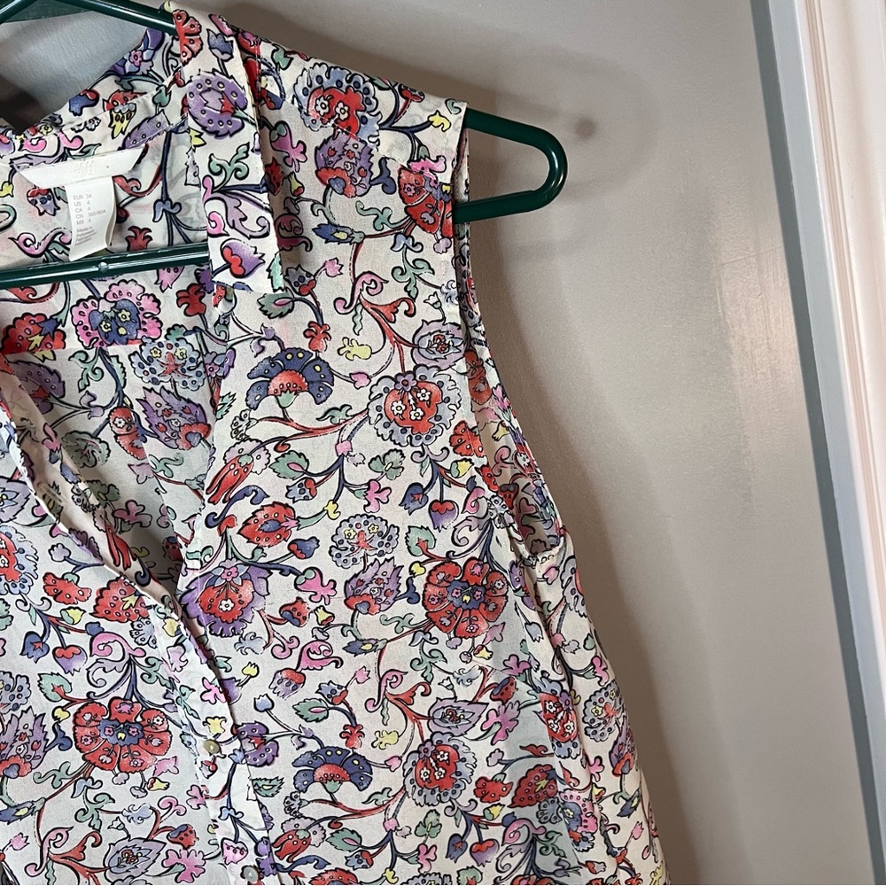 H&M Shear button down - Picture 6 of 6